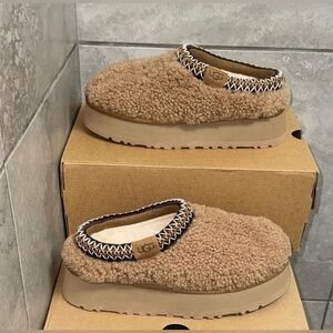 UGG TAZZ